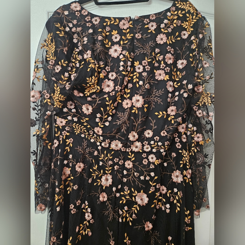 Mac Duggal  black floral Illusion Embroidered Midi Dress Sz 14 NWT - Picture 11 of 15